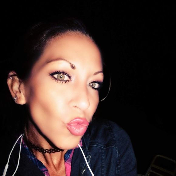 Meet your Posher, Laura - Picture 1 of 1